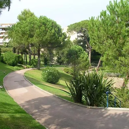 Apartment 3p, Cannes, Domaine Securise, Piscine, Tennis, Golf, 3 Etoiles Cannes