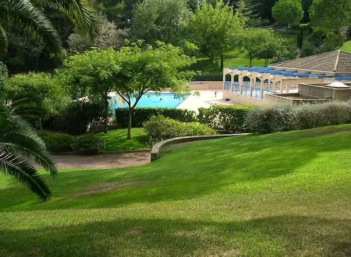 3p, Cannes, Domaine Securise, Piscine, Tennis, Golf, 3 Etoiles アパート